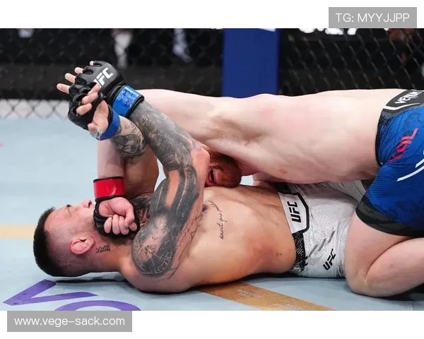 第三回合飞膝绝杀！马利克技术判定终结布伦戴奇(2)